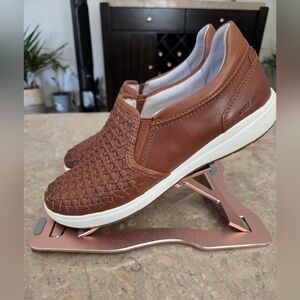 Josef SeibelCaren 72 Woven Leather Sneakers.  Size 38.    (7.5 - 8  US)